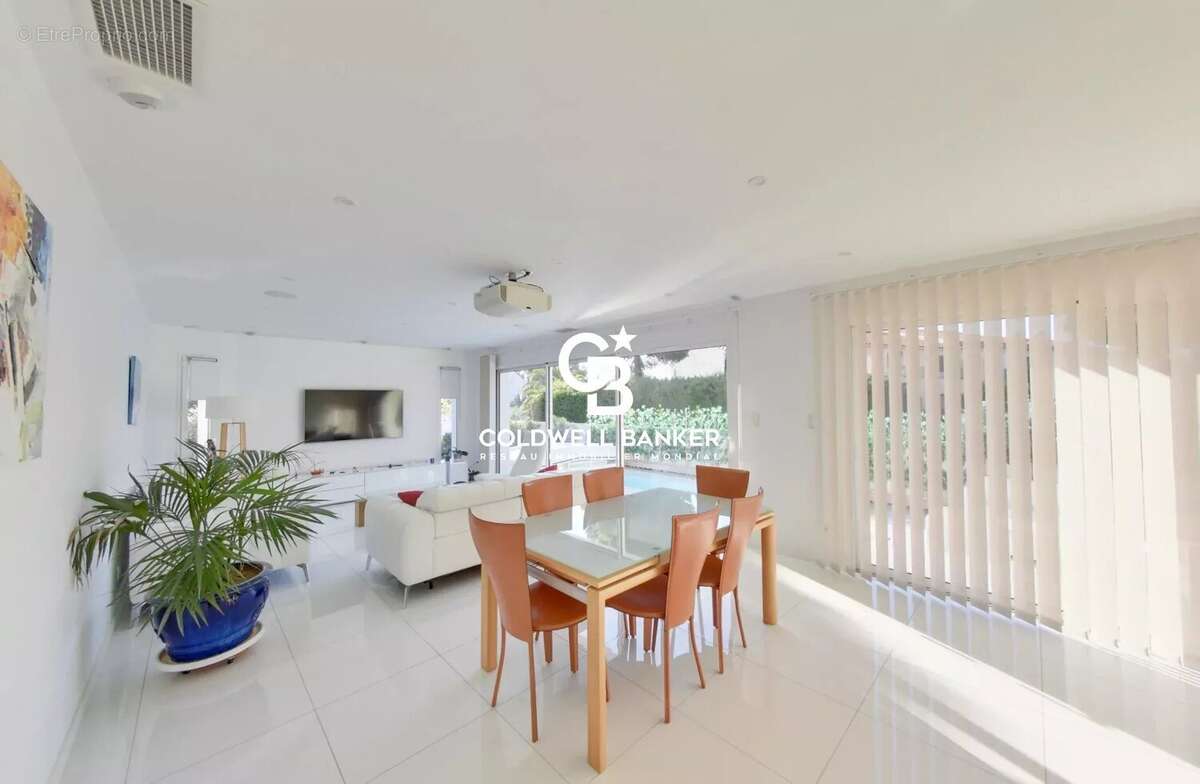 Maison à SAINT-CYPRIEN