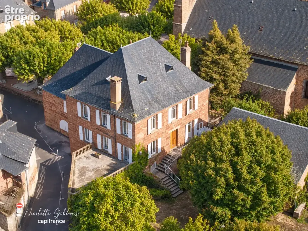 Maison à SAINT-PANTALEON-DE-LARCHE