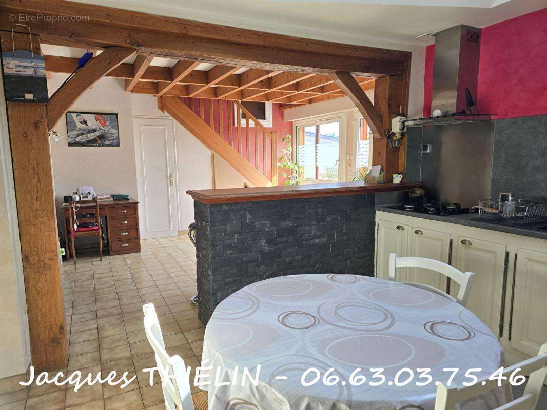 Maison à LONGUE-JUMELLES