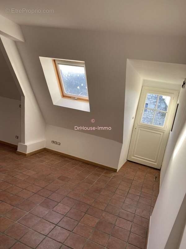 Appartement à CROUZILLES