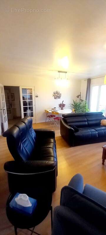 Maison à BAGE-LA-VILLE