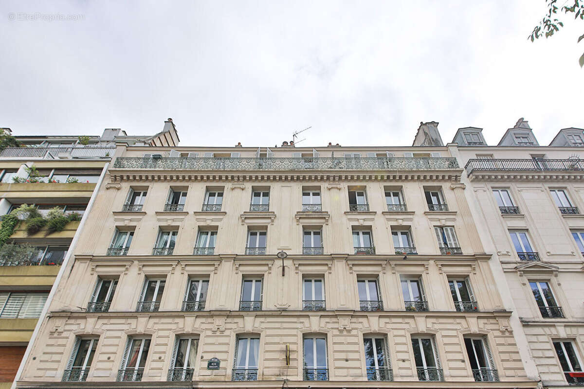 Appartement à PARIS-14E