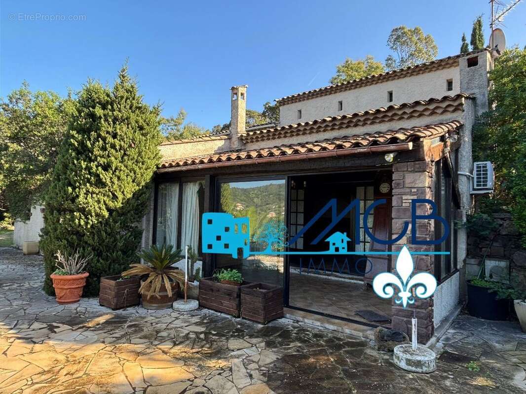 Maison à LES ISSAMBRES