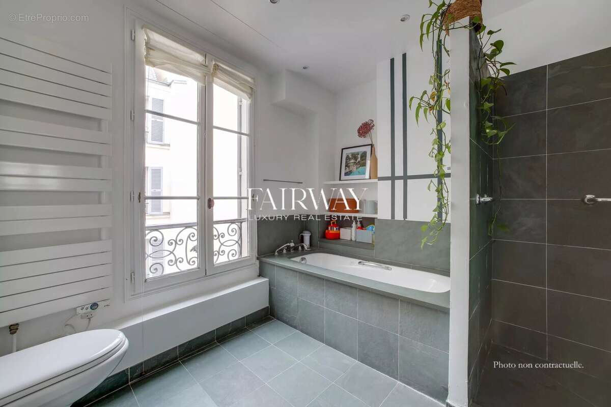 Appartement à PARIS-8E