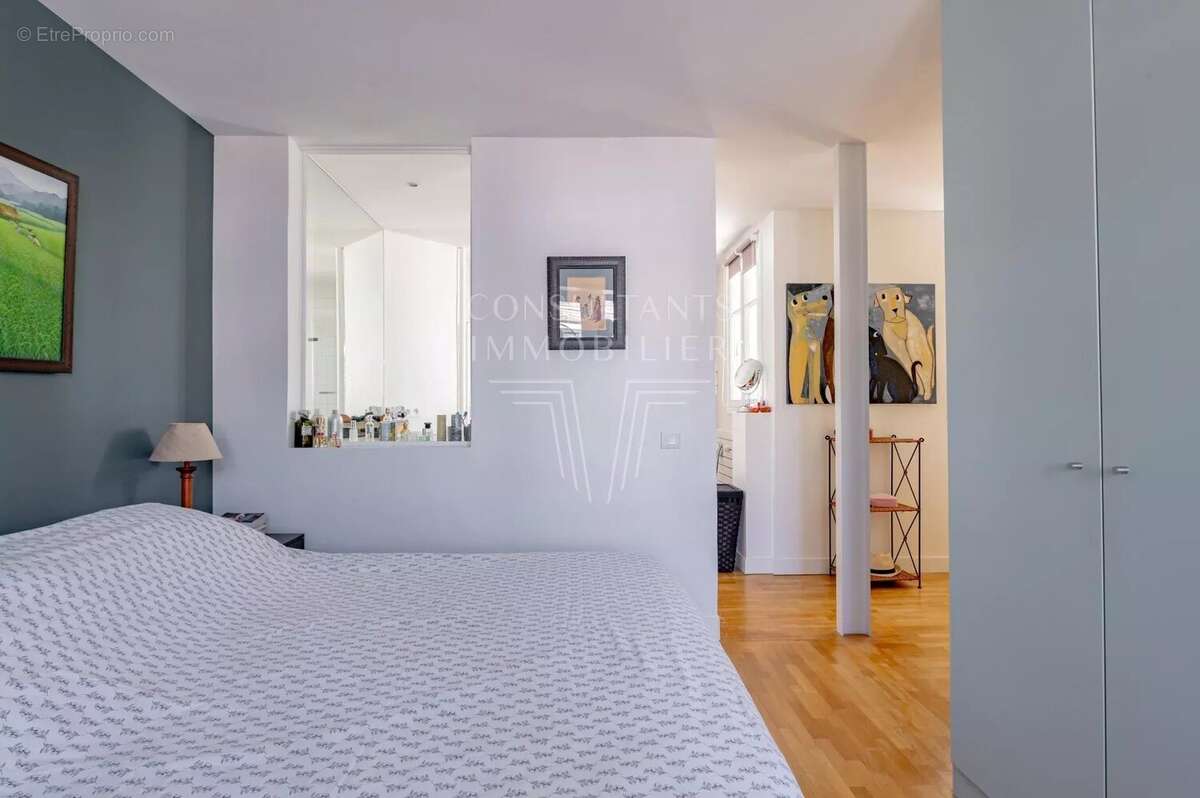 Appartement à PARIS-17E