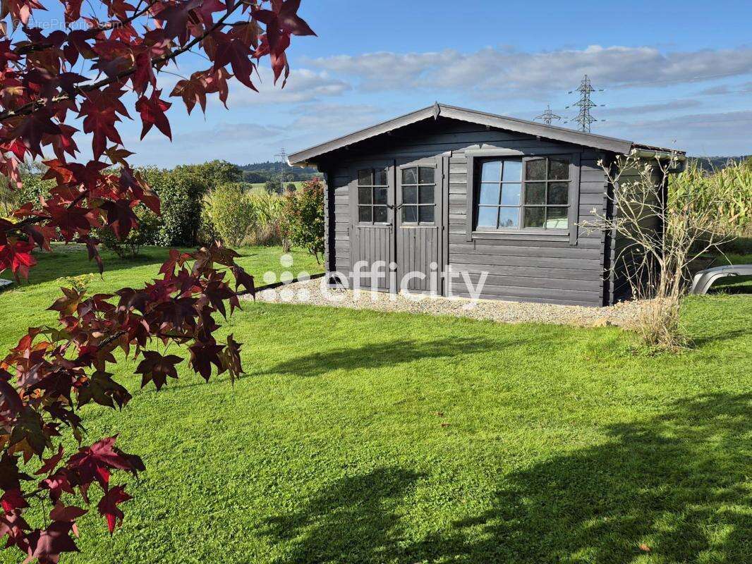 Maison à CHAILLAC-SUR-VIENNE