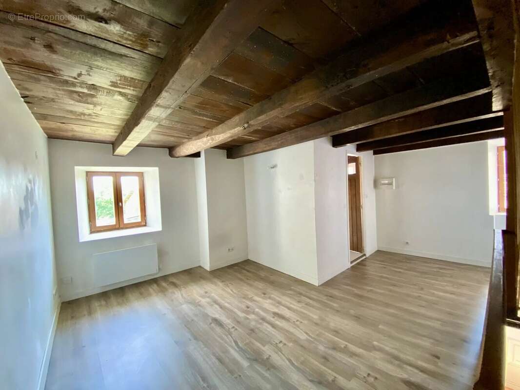 Maison à NANTIAT