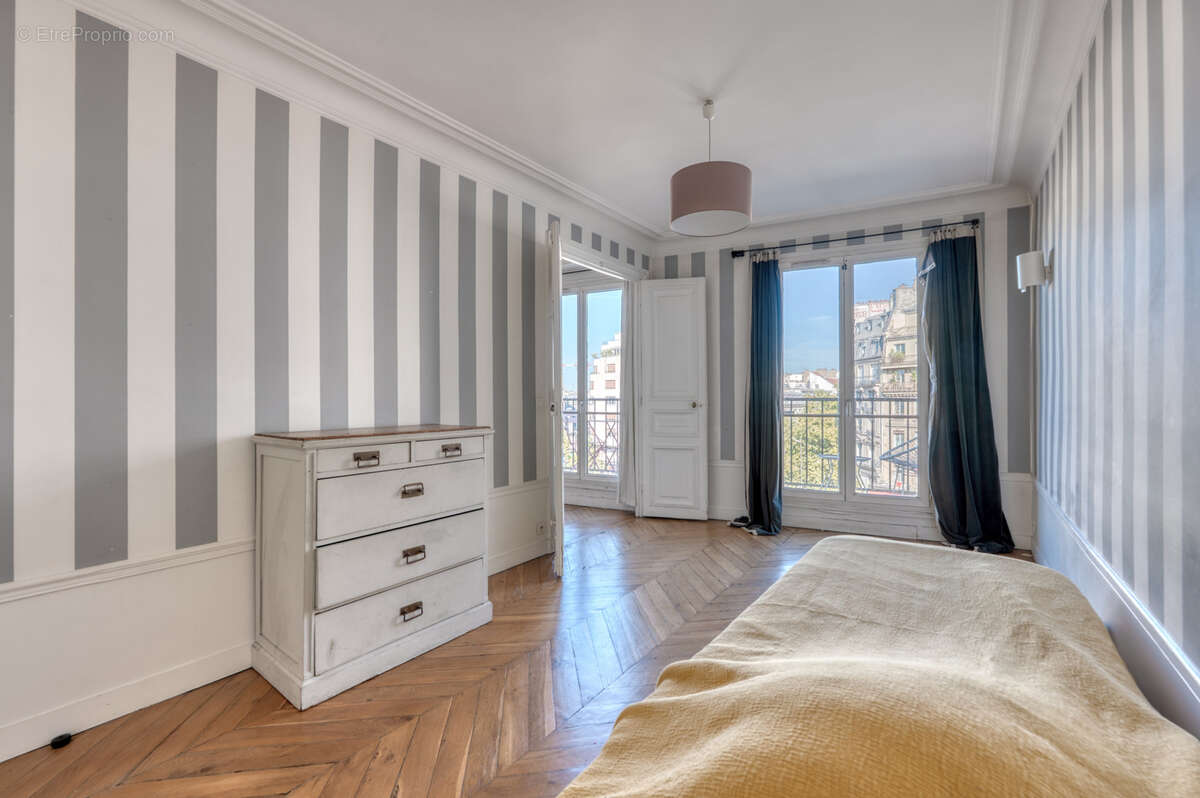Appartement à PARIS-9E
