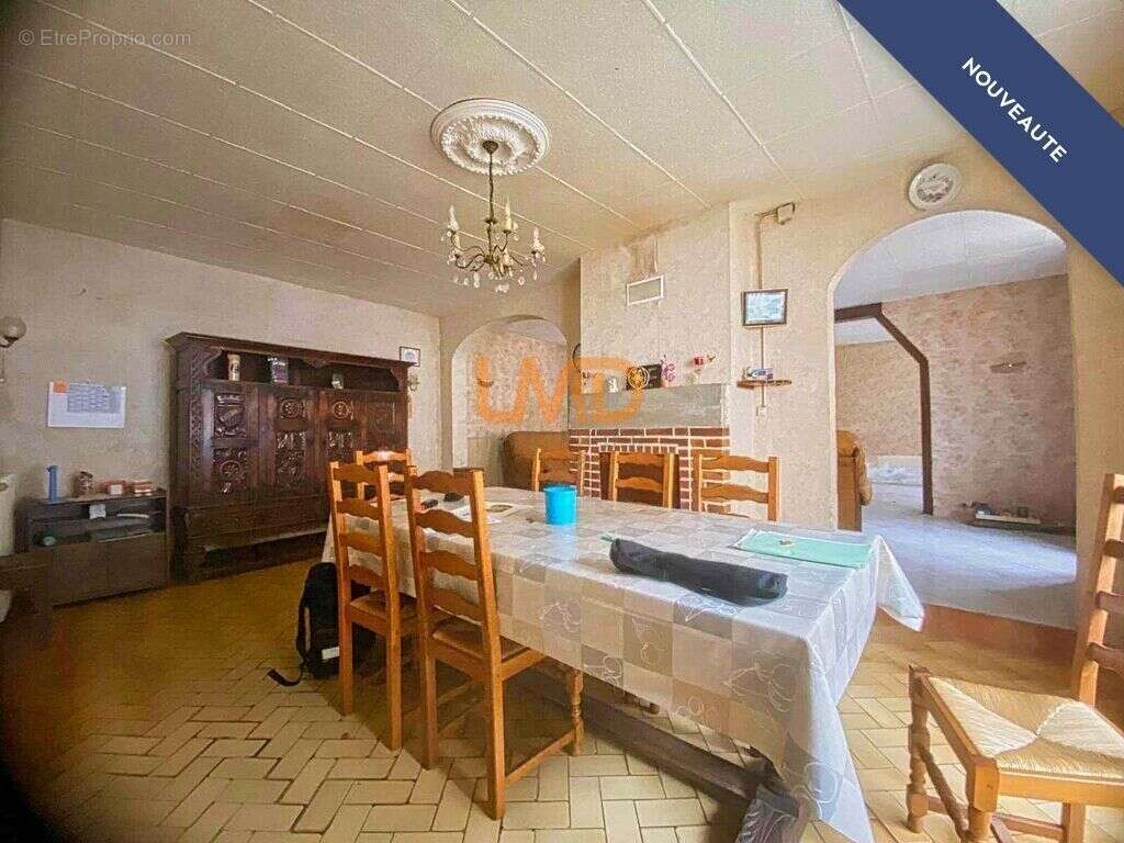 Maison à SARGE-SUR-BRAYE