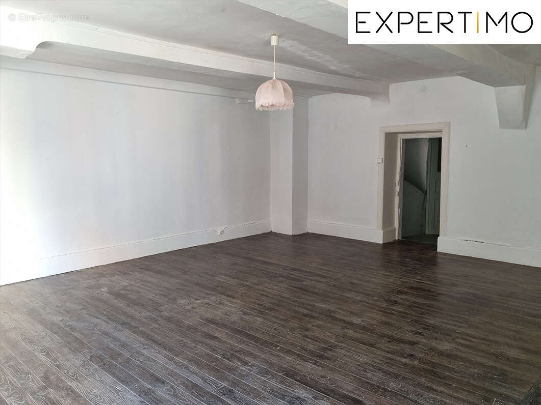 Maison atypique de 100 m2, avec petite cour. - photo 10