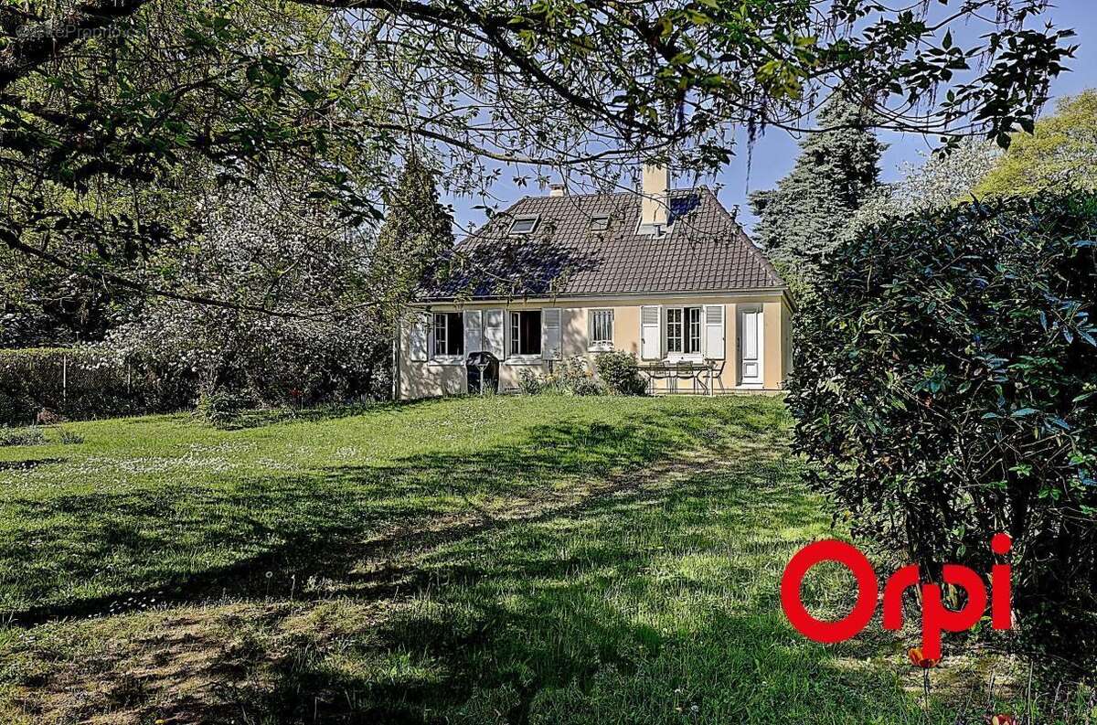 Maison à CAILLOUX-SUR-FONTAINES