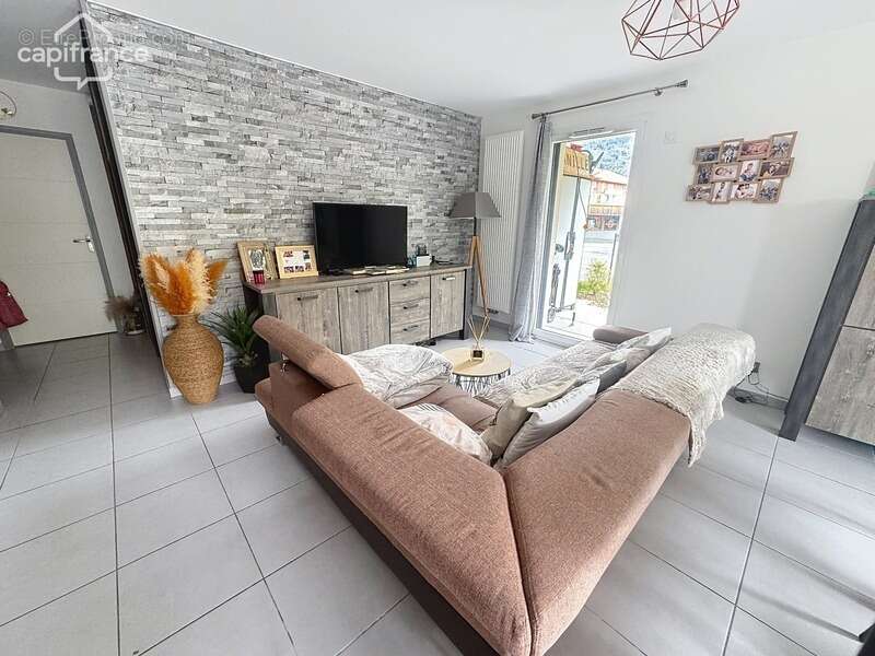 EN EXCLUSIVITÉ – Appartement T4 82m² + terrasse 22m² + garage fermé – Résidence 2020 – Bonneville centre - photo 3