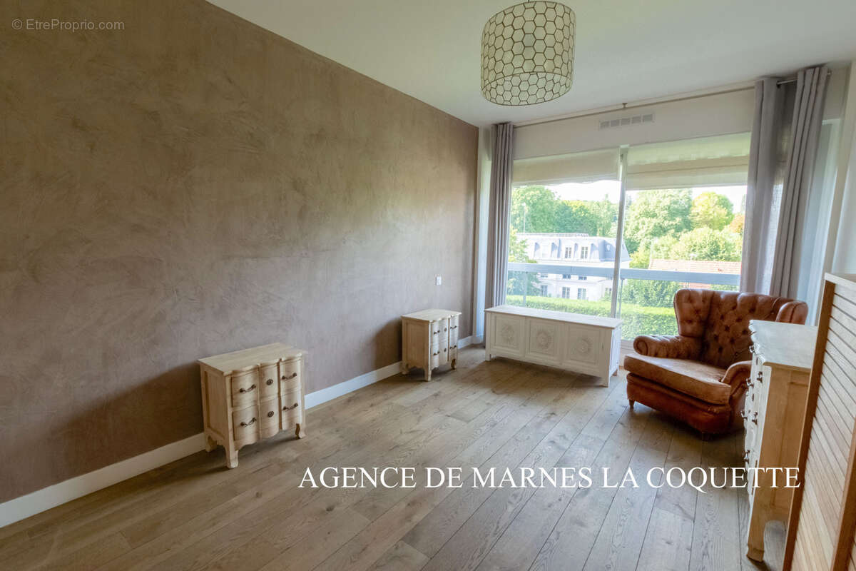 Appartement à VILLE-D&#039;AVRAY