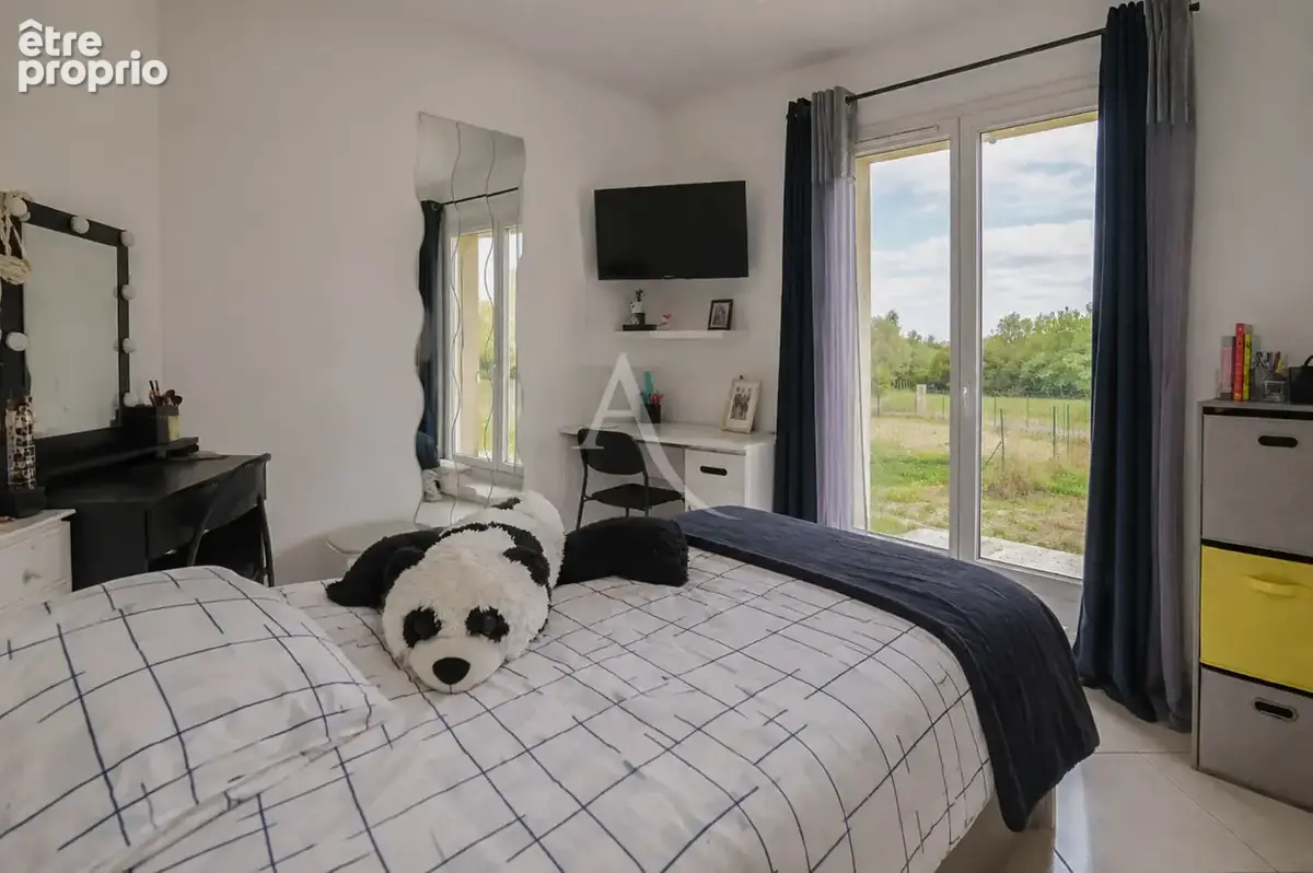 Proche Morlàas - Maison de plain-pied - 5 chambres - Terrain 1 820 m² - Carport - photo 7