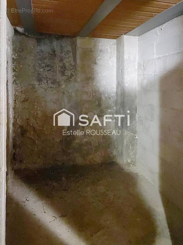 Photo 1 - Parking à PARIS-10E