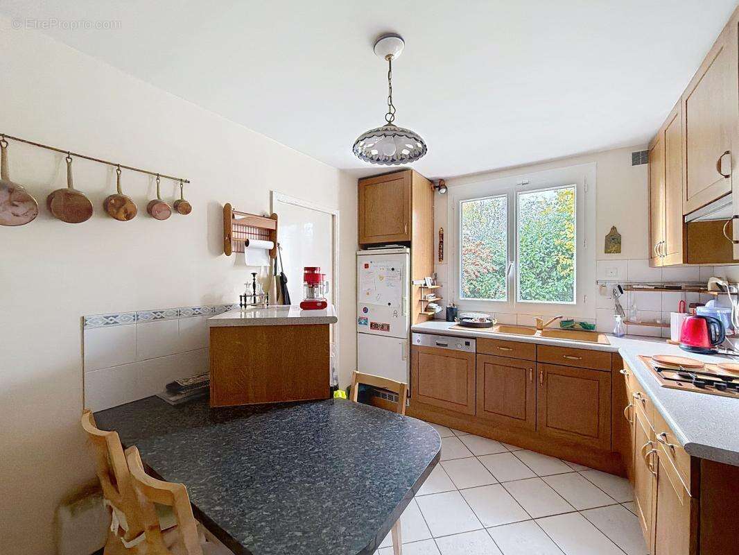 Maison à VOISINS-LE-BRETONNEUX