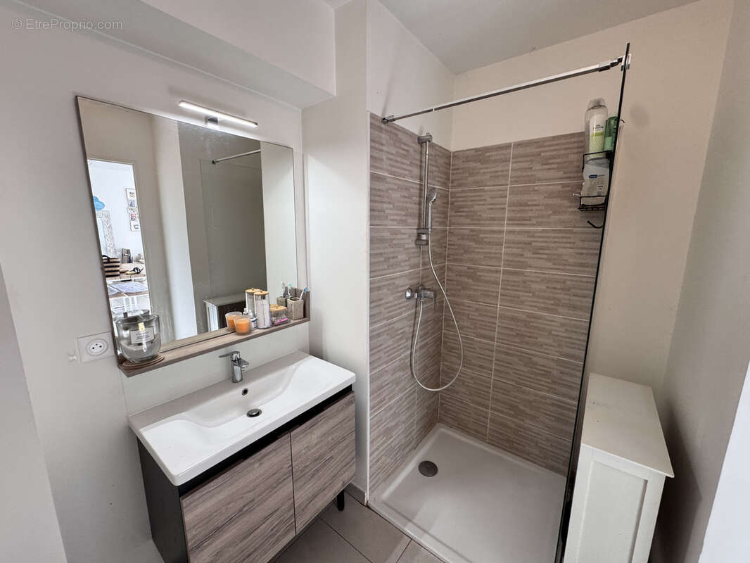 Appartement à CARROS