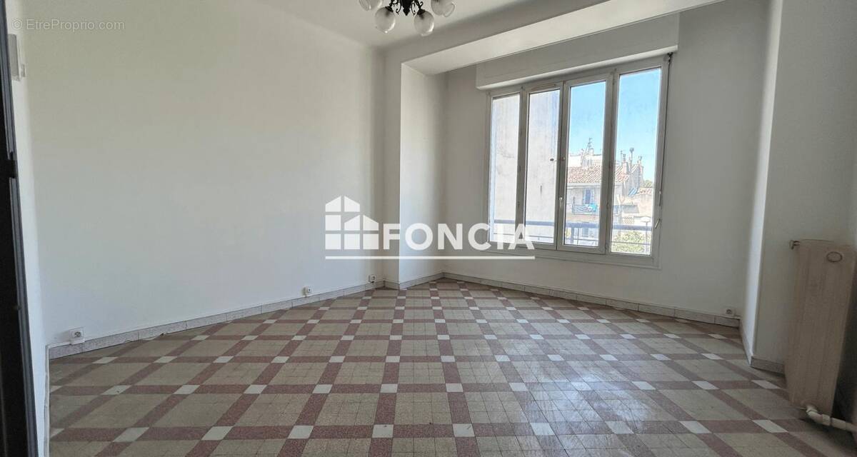 Appartement à MARSEILLE-4E