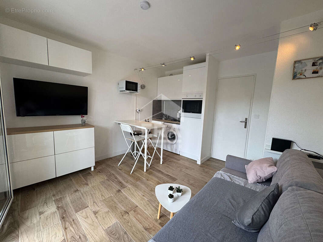 Appartement à SAINT-CYR-SUR-MER