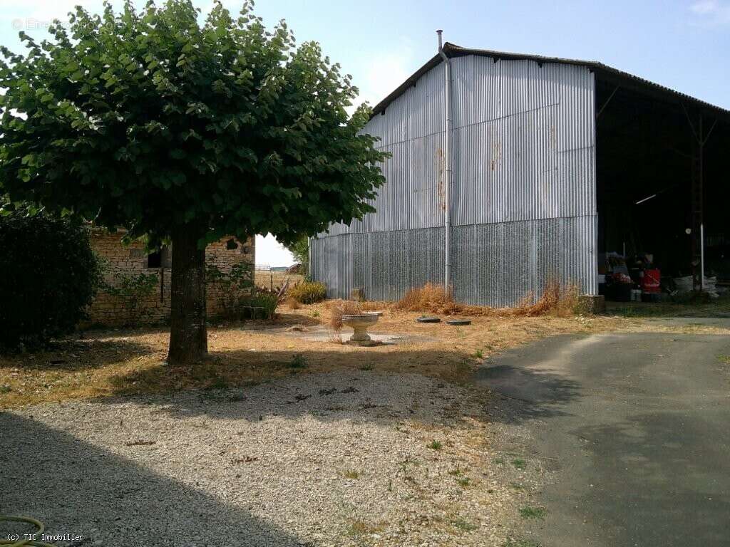 Maison De Campagne Avec Une Deuxième Maison Et D'Autres Dépendances - photo 53