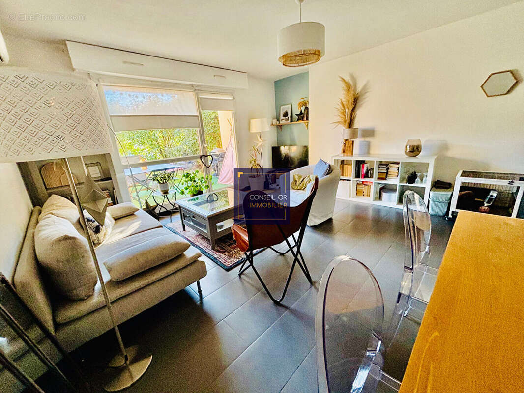 Appartement à SAINT-GENIS-LAVAL