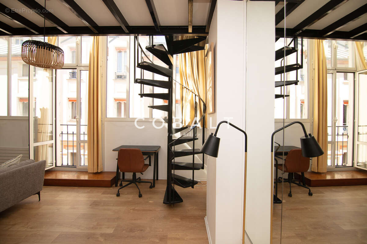 Appartement à PARIS-8E