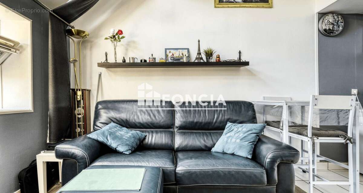 Duplex, dernier étage, parking, faibles charges, 5 min gare...pour un premier achat ou un investissement, cet appartement mérite - photo 2