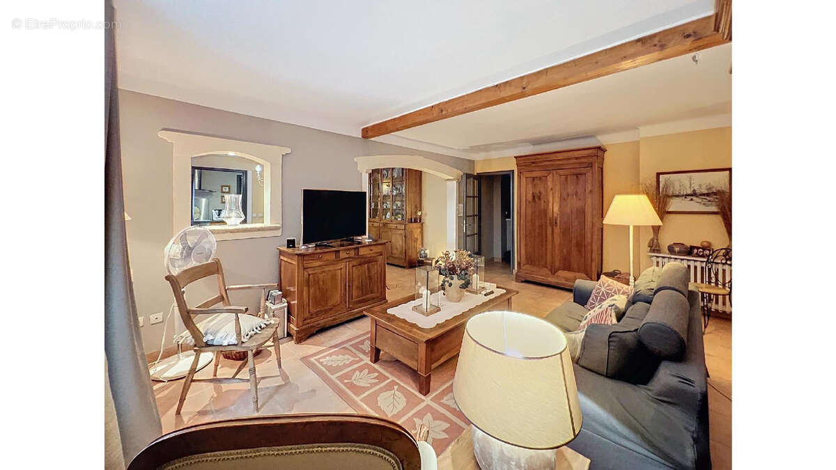 Maison à CHATEAUNEUF-LE-ROUGE