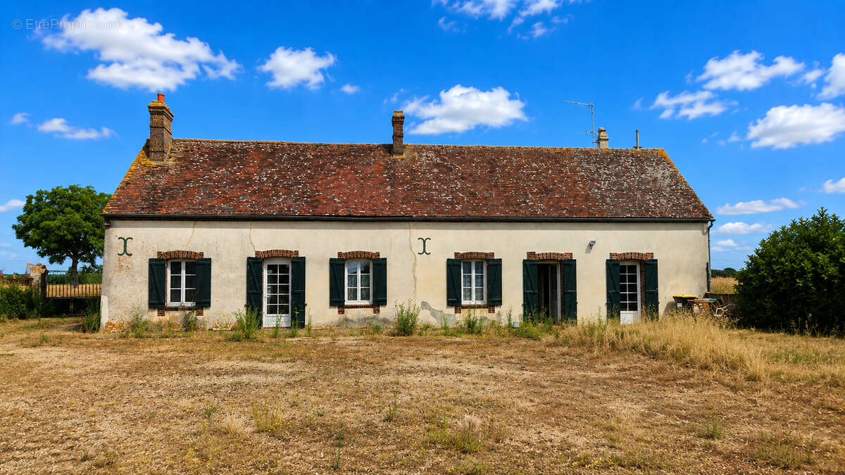 10 min agence corps de ferme avec grange sur 10500m² - photo 2