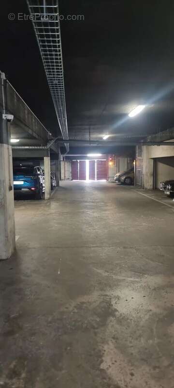 A vendre parking - 11 cronstadt - 1ier sous-sol - photo 4