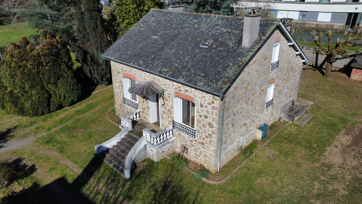 Maison à ARGENTAT