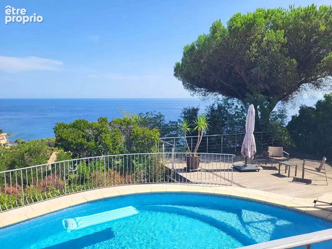 A vendre villa provencale vue mer golfe st tropez garage tout a pied aux issambres - photo 3