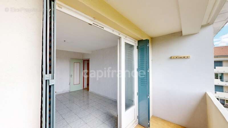 Appartement à RILLIEUX-LA-PAPE