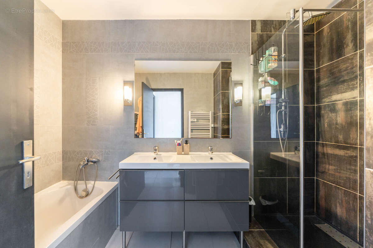 Appartement à MARSEILLE-9E