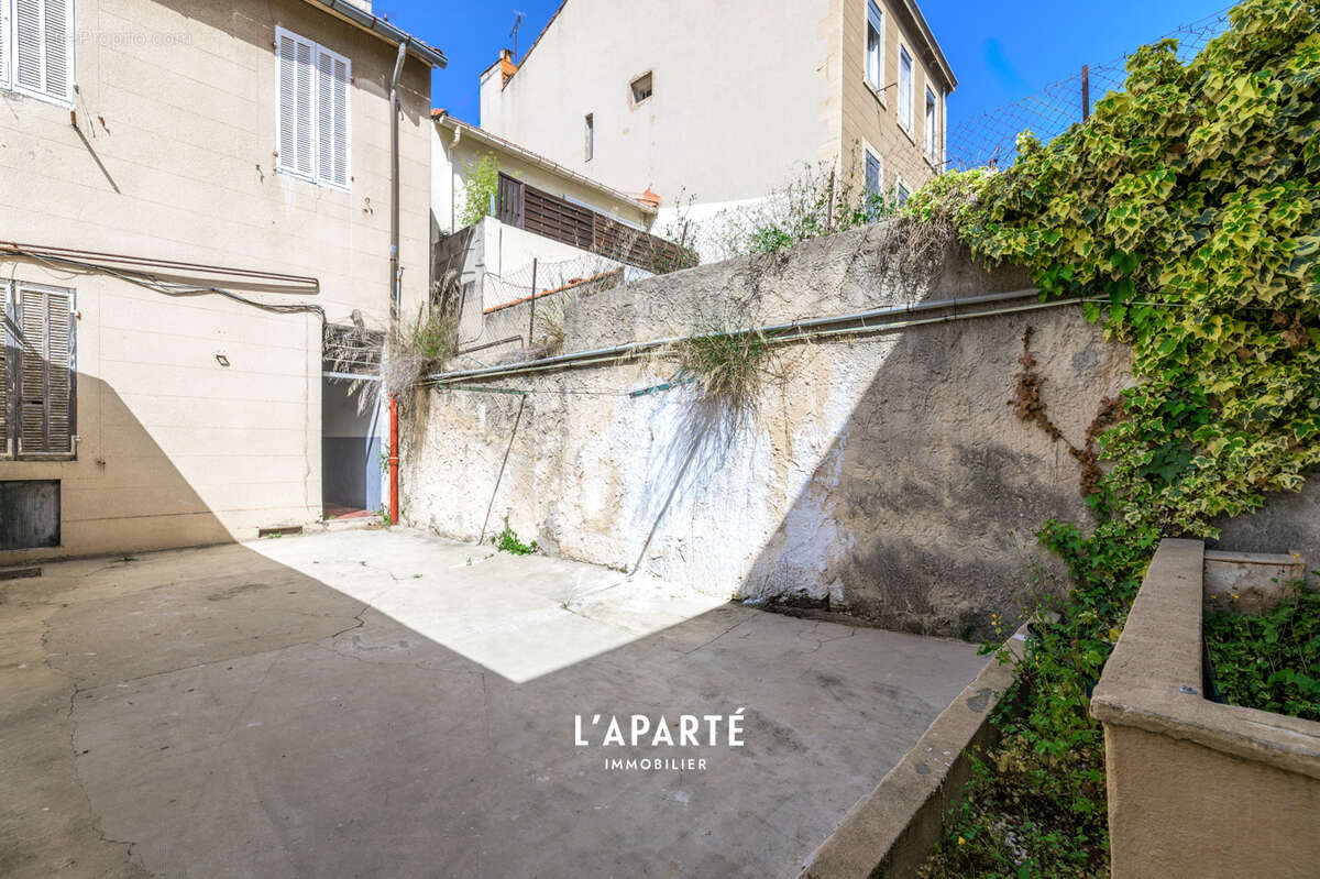Appartement à MARSEILLE-4E