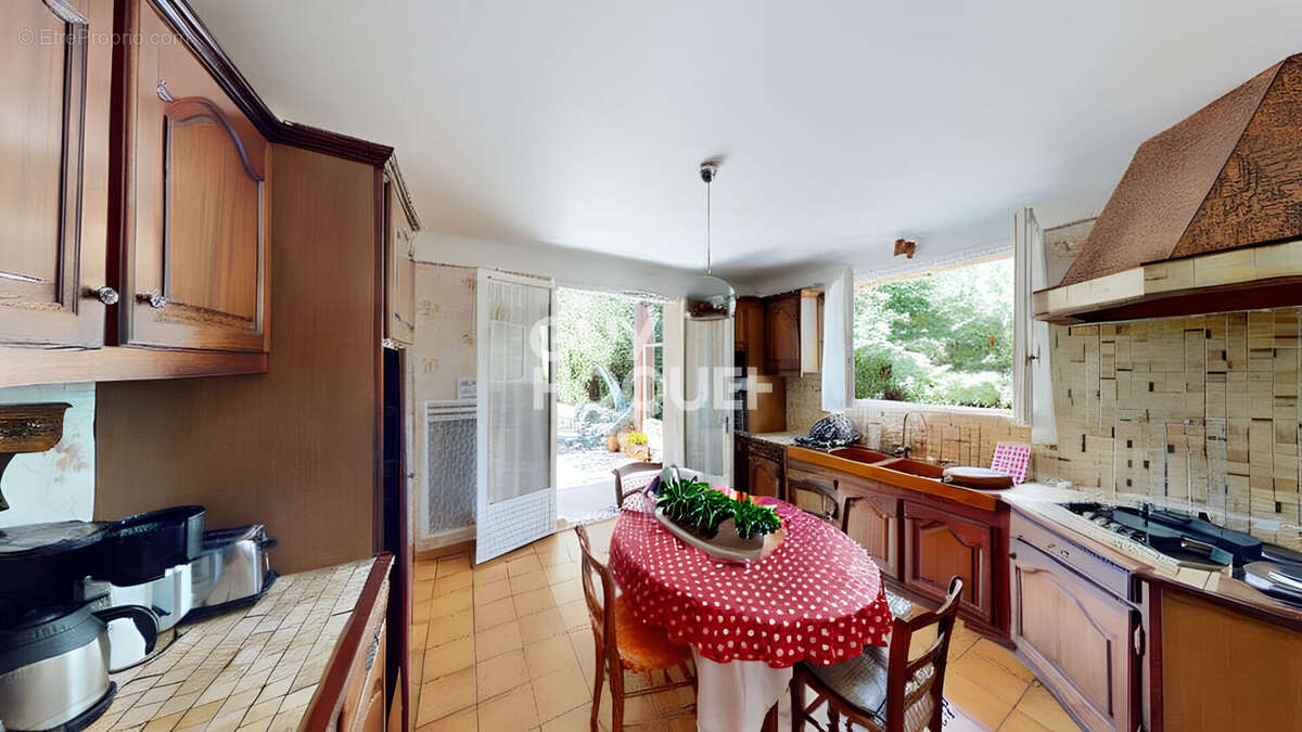 Maison à BAGNOLS-SUR-CEZE