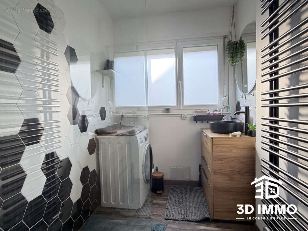 Maison à AVESNES-SUR-HELPE