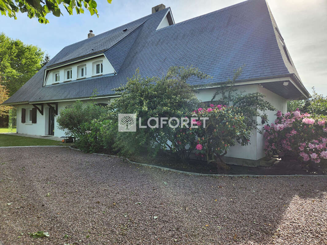 Maison à SAINT-PIERRE-DES-FLEURS