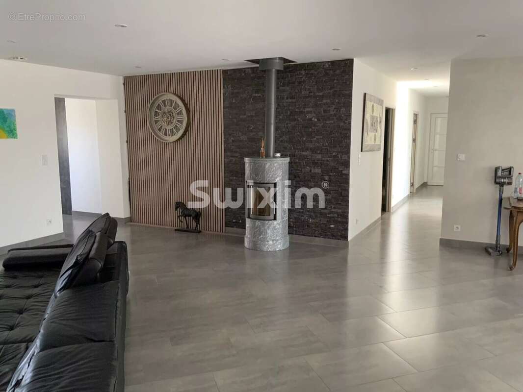 Maison à MONT-SOUS-VAUDREY