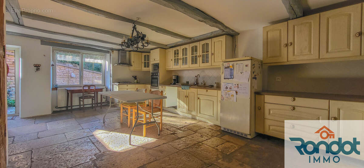 Maison à MONTSAUGEON