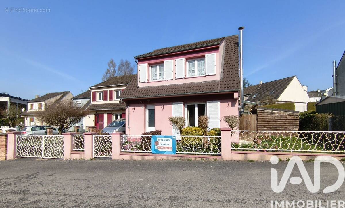 Photo 1 - Maison à HIRSON