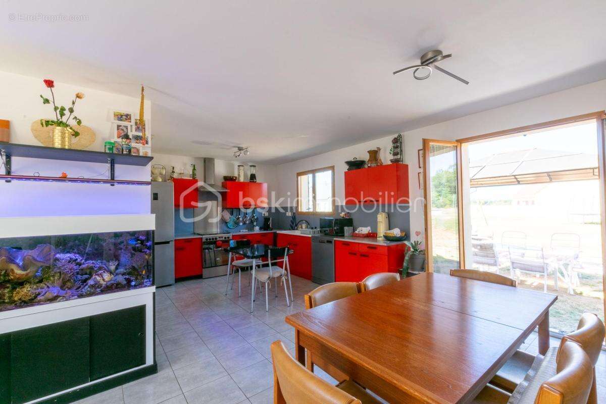 Maison 99 m² à Dampierre-En-Burly  - photo 4