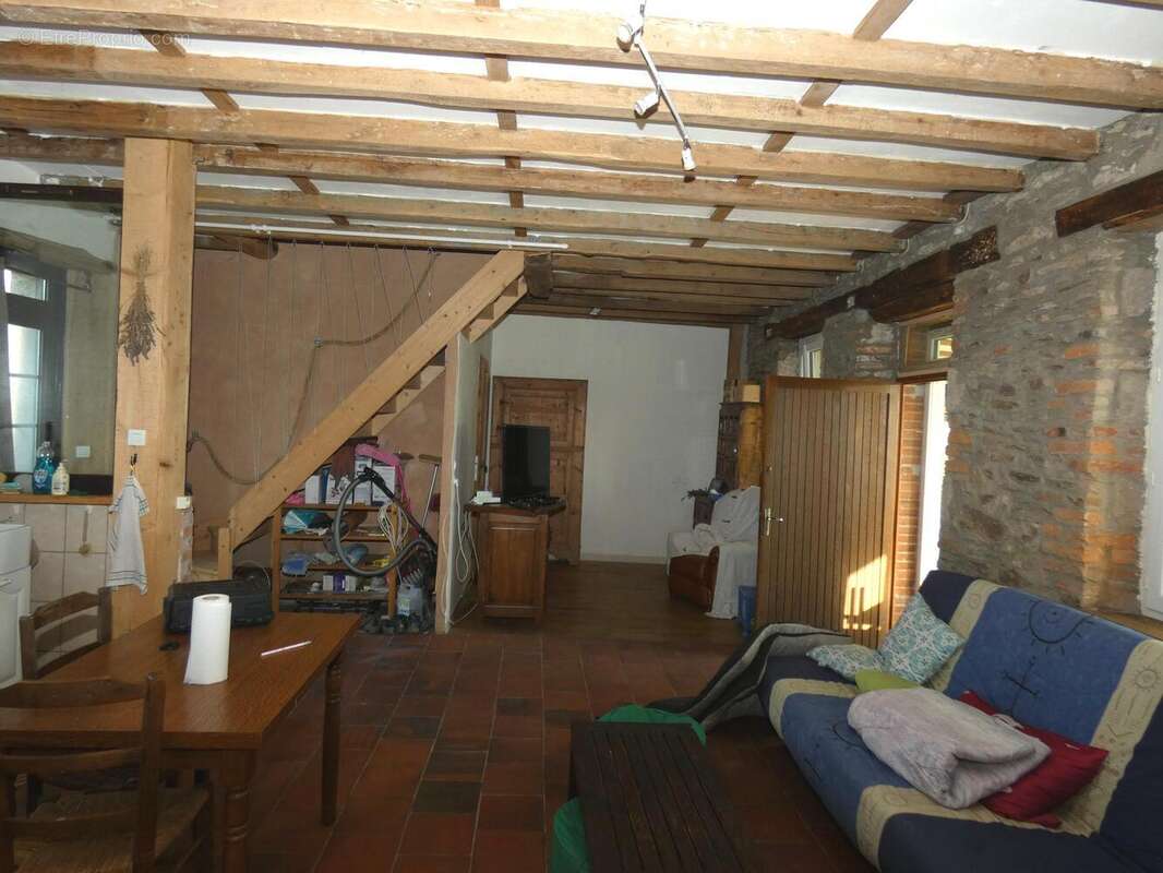 Maison à BELLENAVES