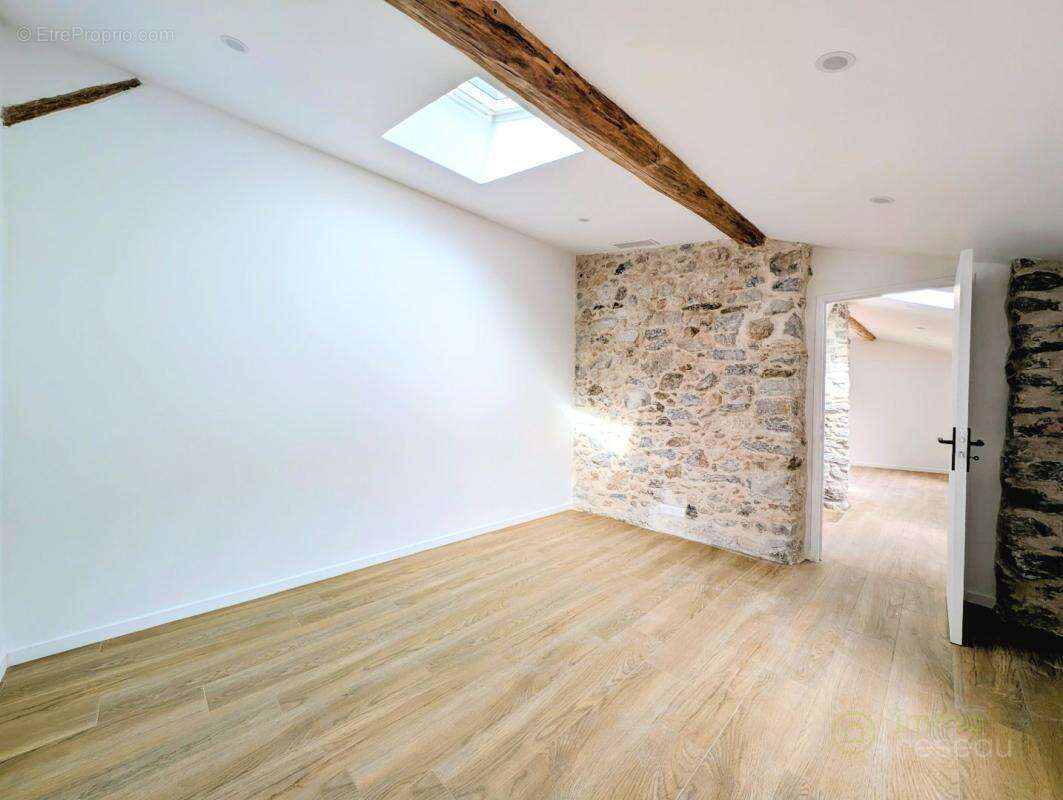 Appartement à PEGOMAS