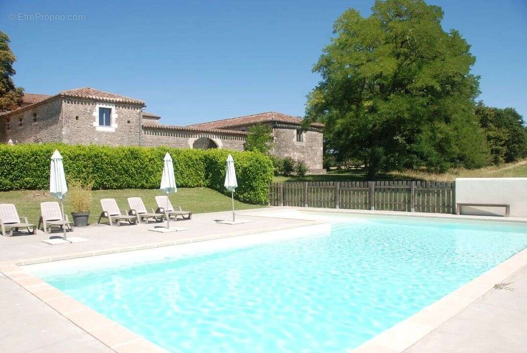 Maison à MAUROUX