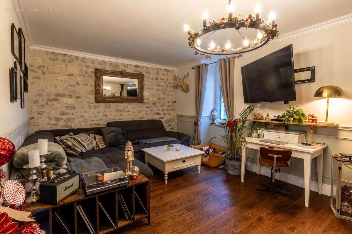 Photo 3 - Maison à RUELLE-SUR-TOUVRE