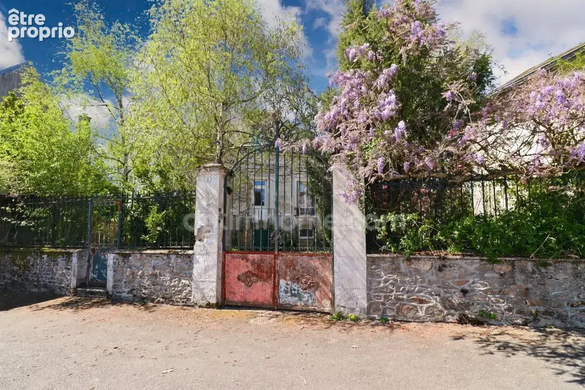 Maison de Charme et de Caractère -175 m² environ - 10 pièces - 7 chambres - Terrain 1450 m² environ - SAINT SULPICE LES FEUILLES - photo 31