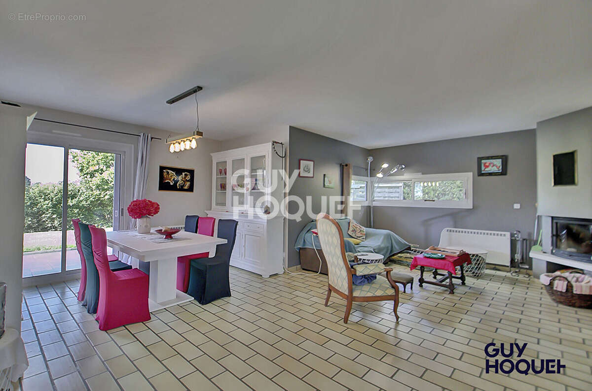 Maison à SAINT-CYR-SUR-MENTHON