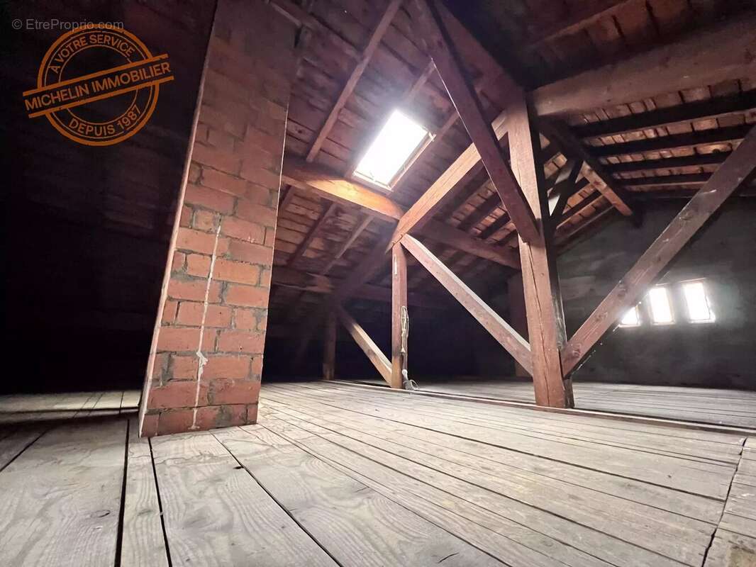 Maison à CHAMPAGNE-AU-MONT-D&#039;OR