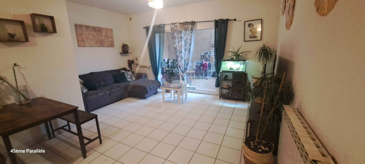 Appartement à MAUVES